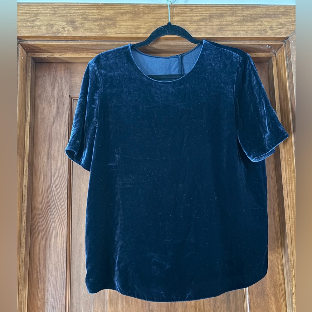 Vince Short Sleeve navy blue Velvet Top Size XS